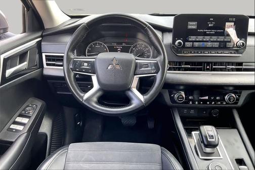 Mercury Gray Metallic 2024 Mitsubishi Outlander SE S-AWC