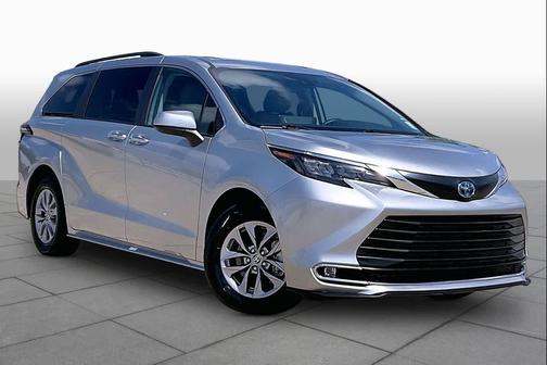 Ice Cap 2024 Toyota Sienna XLE
