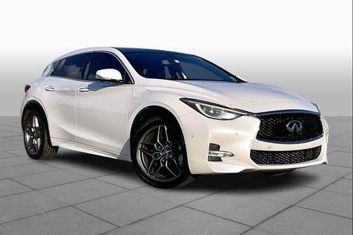 2017 INFINITI QX30 Sport