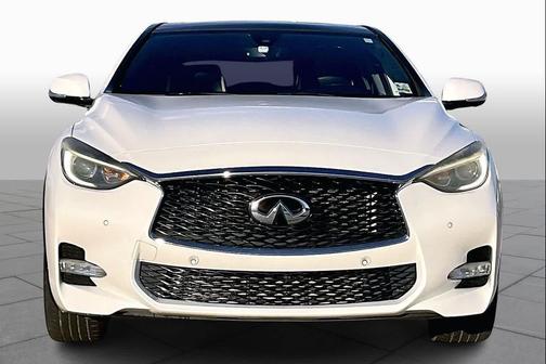 2017 INFINITI QX30 Sport
