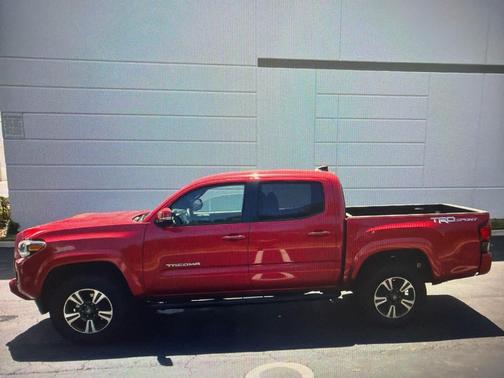 Barcelona Red Metallic 2019 Toyota Tacoma TRD Sport