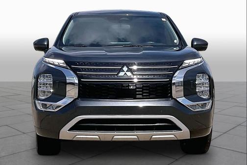 Graphite Gray Metallic 2024 Mitsubishi Outlander SE S-AWC