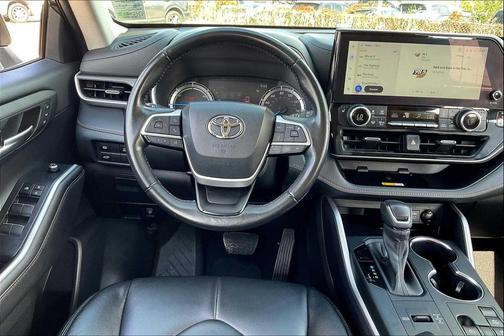 2023 Toyota Highlander Hybrid XLE