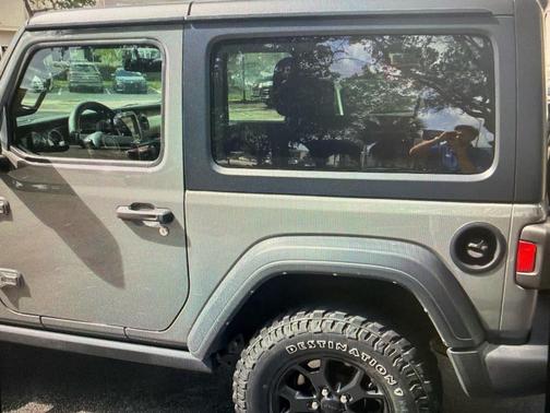 Sting-Gray Clearcoat 2021 Jeep Wrangler Willys