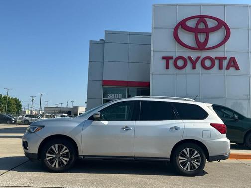 2018 Nissan Pathfinder SL