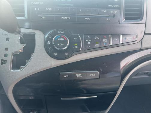 2013 Toyota Sienna LE