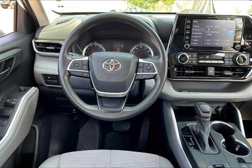 2022 Toyota Highlander L