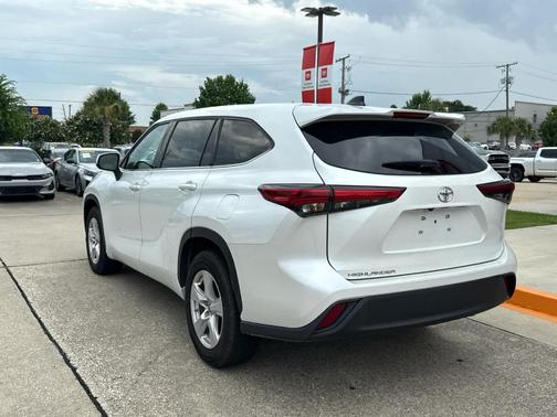 2022 Toyota Highlander L