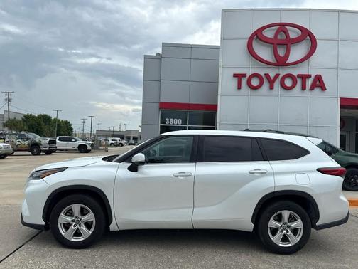 2022 Toyota Highlander L