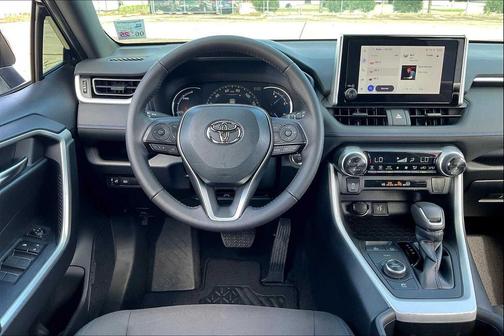 2023 Toyota RAV4 Hybrid SE