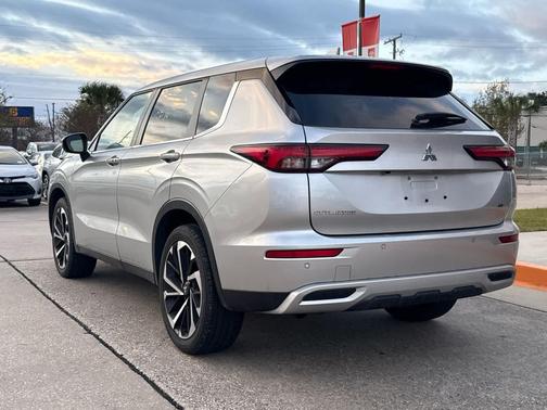 2024 Mitsubishi Outlander SE 2.5 2WD