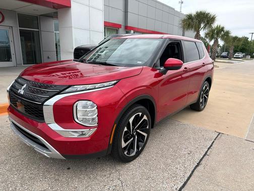 Red Diamond 2024 Mitsubishi Outlander SE 2.5 2WD