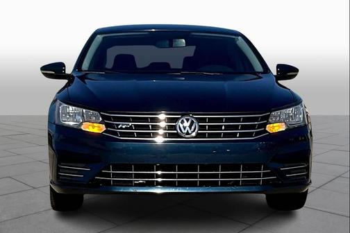 2018 Volkswagen Passat 2.0T R-Line