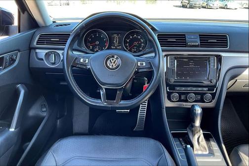 2018 Volkswagen Passat 2.0T R-Line