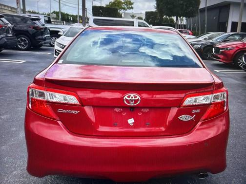 Barcelona Red Metallic 2014 Toyota Camry SE