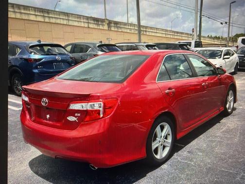 Barcelona Red Metallic 2014 Toyota Camry SE
