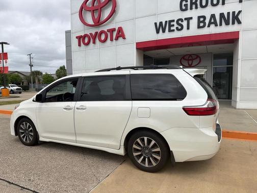 Blizzard Pearl 2020 Toyota Sienna Limited
