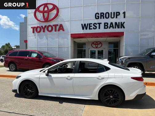 Ice Cap 2025 Toyota Camry SE