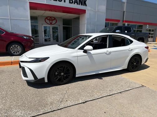 Ice Cap 2025 Toyota Camry SE