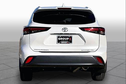 Wind Chill Pearl 2026 Toyota Highlander Limited