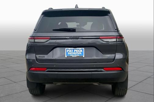 Baltic Gray Metallic Clearcoat 2025 Jeep Grand Cherokee Altitude