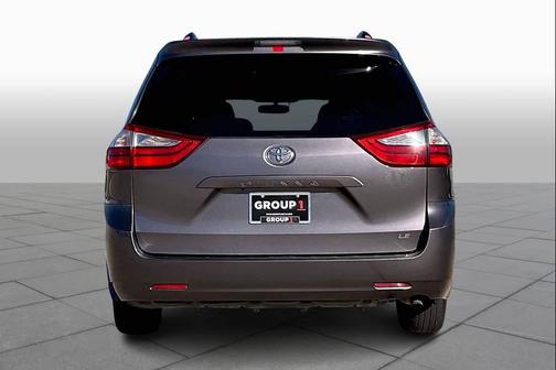 2017 Toyota Sienna LE