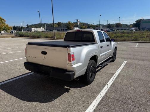 2008 Mitsubishi Raider LS