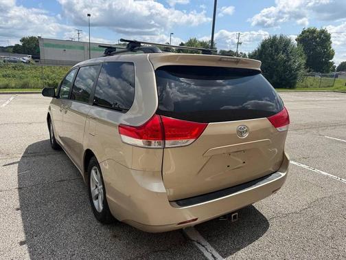 Sandy Beach Metallic 2012 Toyota Sienna LE