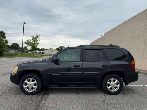 Onyx Black 2004 GMC Envoy SLE