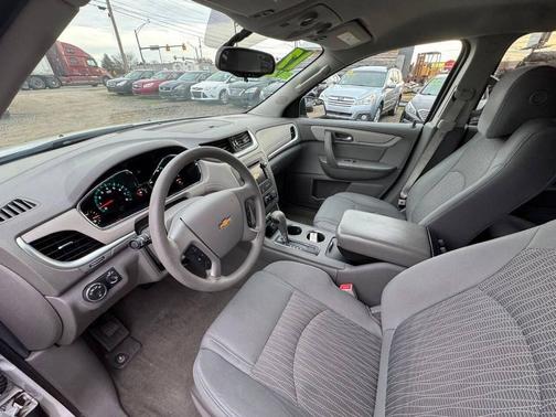 2017 Chevrolet Traverse LS