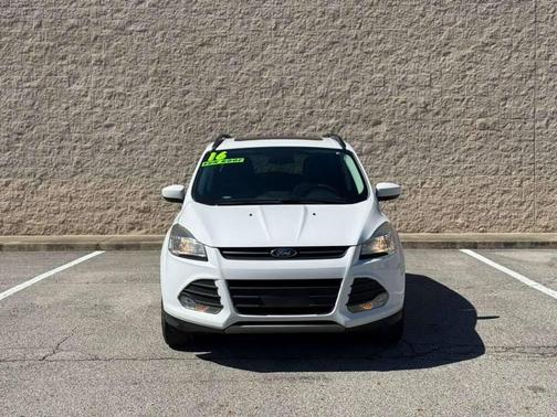 Oxford White 2016 Ford Escape SE