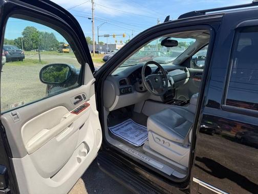 Black 2011 Chevrolet Avalanche 1500 LTZ