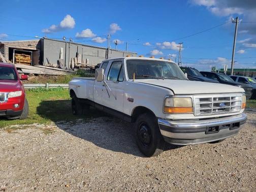 1997 Ford F-350 XLT SuperCab DRW