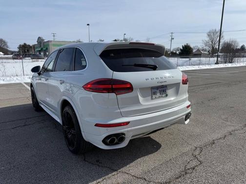 2016 Porsche Cayenne Cayenne