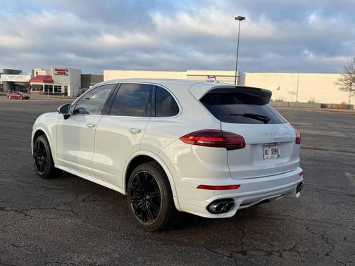 2016 Porsche Cayenne Cayenne
