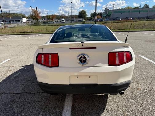 2010 Ford Mustang Premium