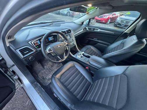 2017 Ford Fusion Hybrid SE