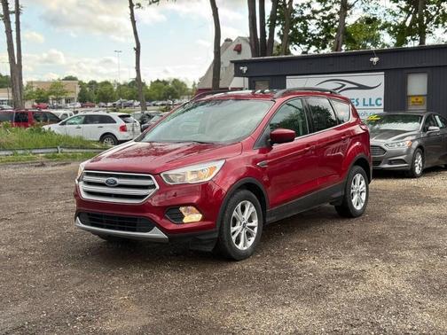 Ruby Red Metallic Tinted Clearcoat 2018 Ford Escape SE