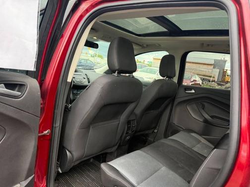 Ruby Red Metallic Tinted Clearcoat 2018 Ford Escape SE