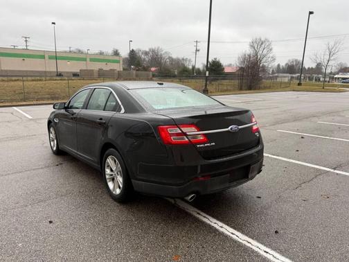 2013 Ford Taurus SEL