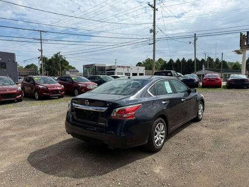 Super Black 2015 Nissan Altima 2.5