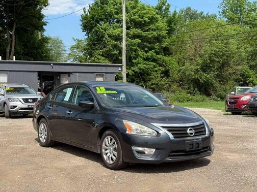 Super Black 2015 Nissan Altima 2.5