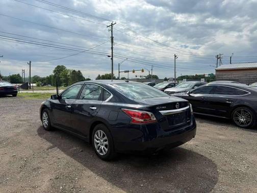 Super Black 2015 Nissan Altima 2.5