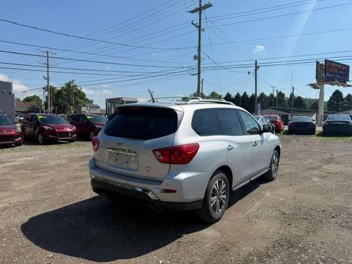 Brilliant Silver 2018 Nissan Pathfinder SV