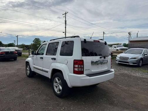 Bright White Clearcoat 2012 Jeep Liberty Sport