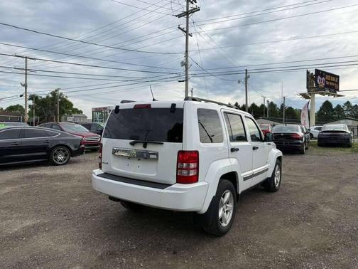 Bright White Clearcoat 2012 Jeep Liberty Sport