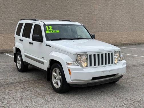 Bright White Clearcoat 2012 Jeep Liberty Sport