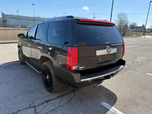 2010 Cadillac Escalade Luxury