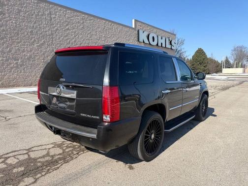 2010 Cadillac Escalade Luxury