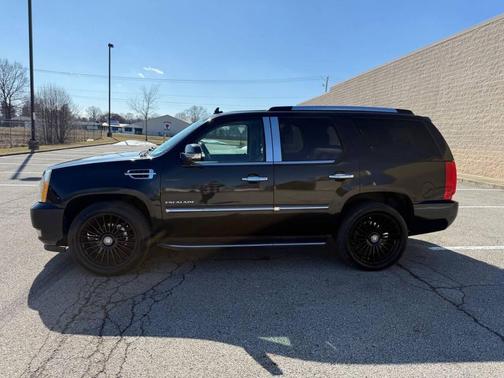 2010 Cadillac Escalade Luxury